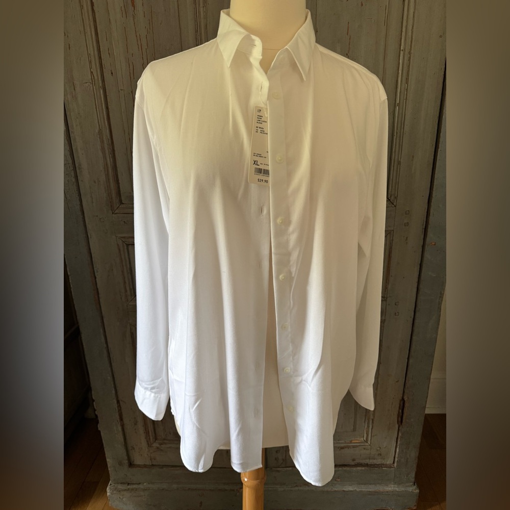 NWT Uniqlo women’s Classic White Shirt XL